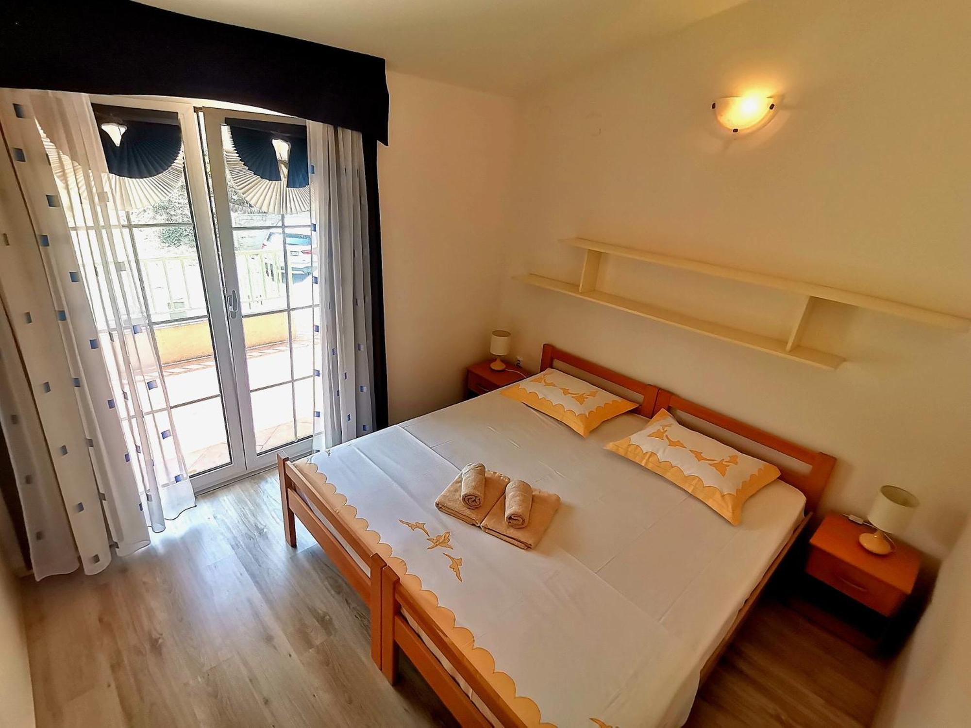 Apartma & Orange