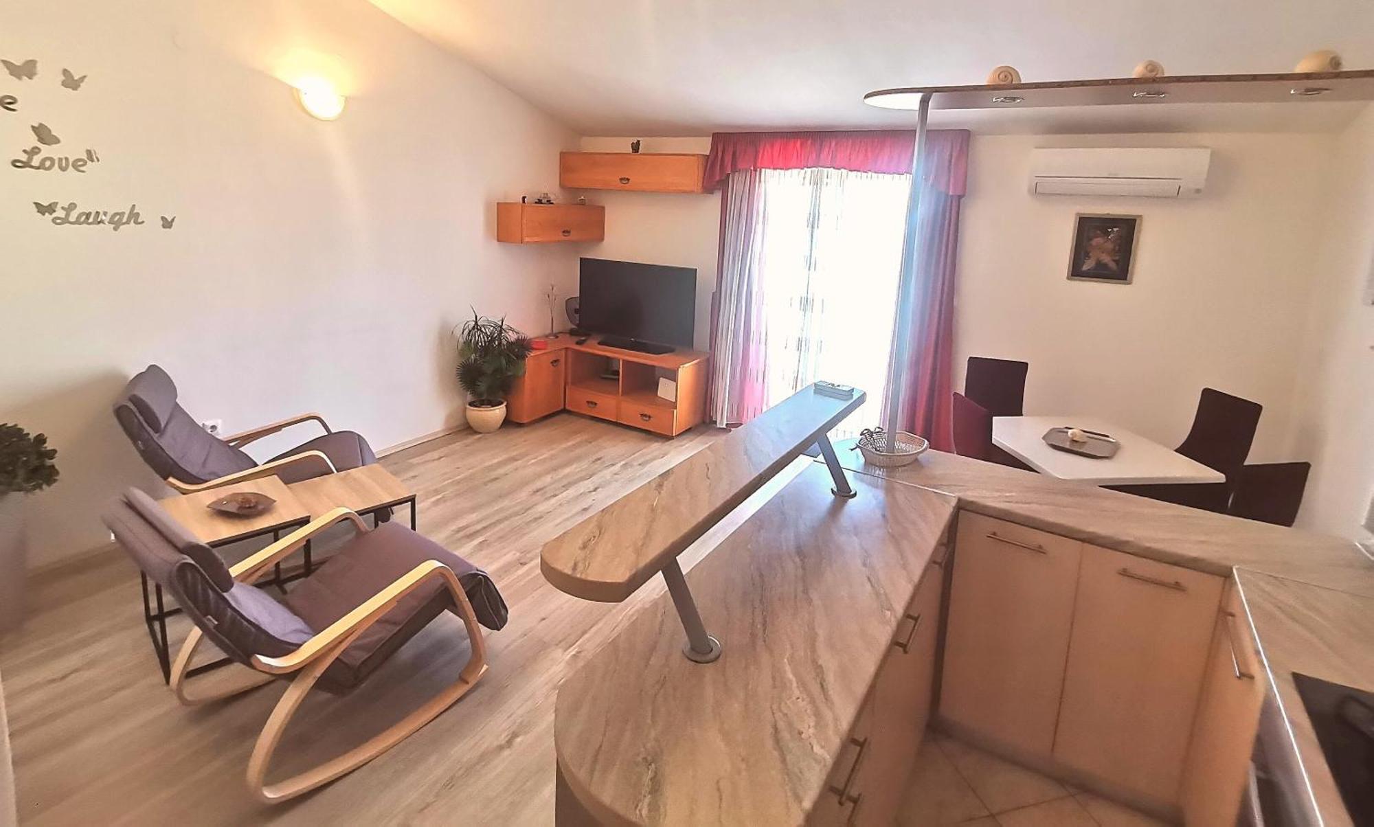 Apartma & Orange