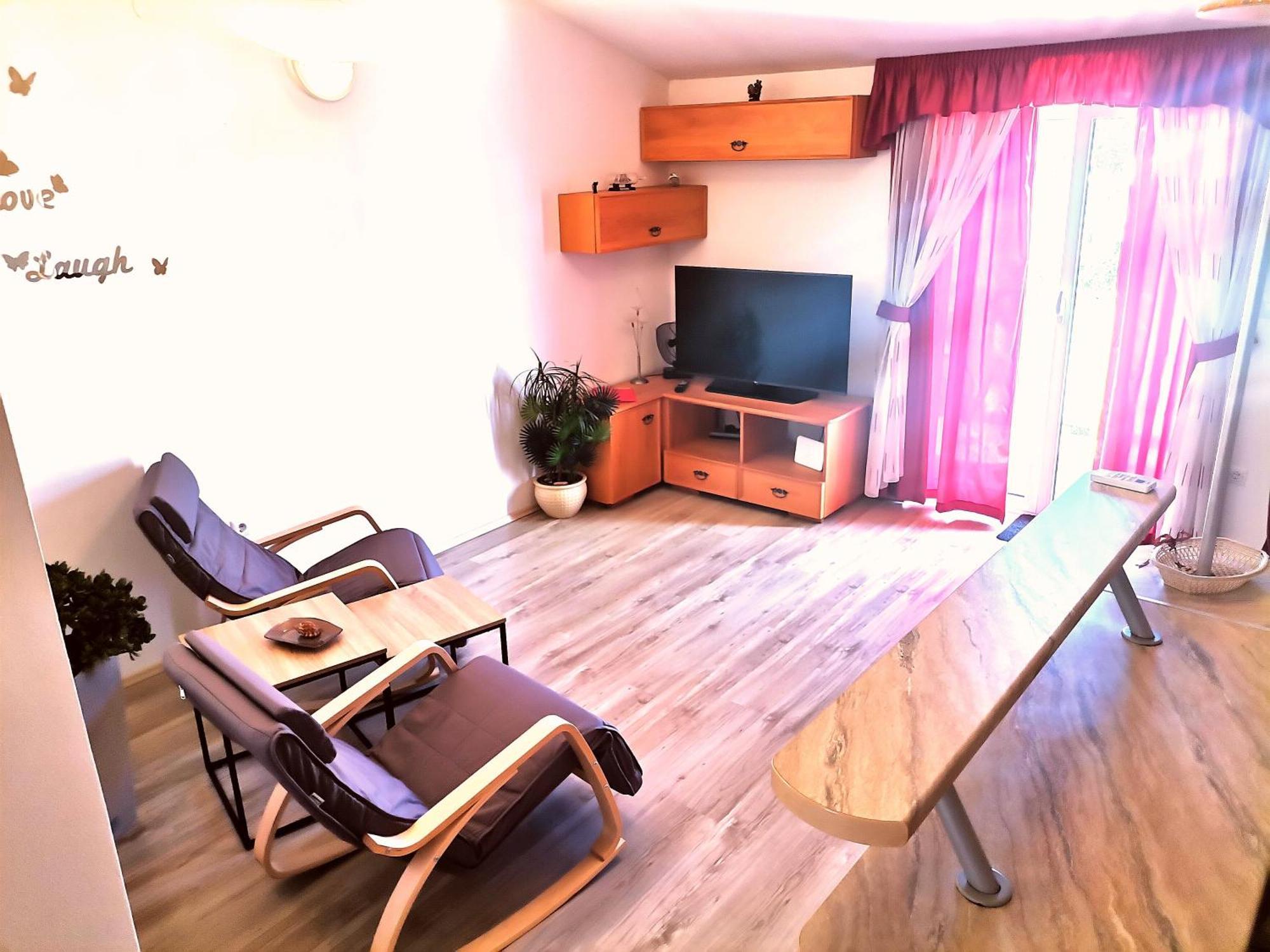 Apartament Green & Orange