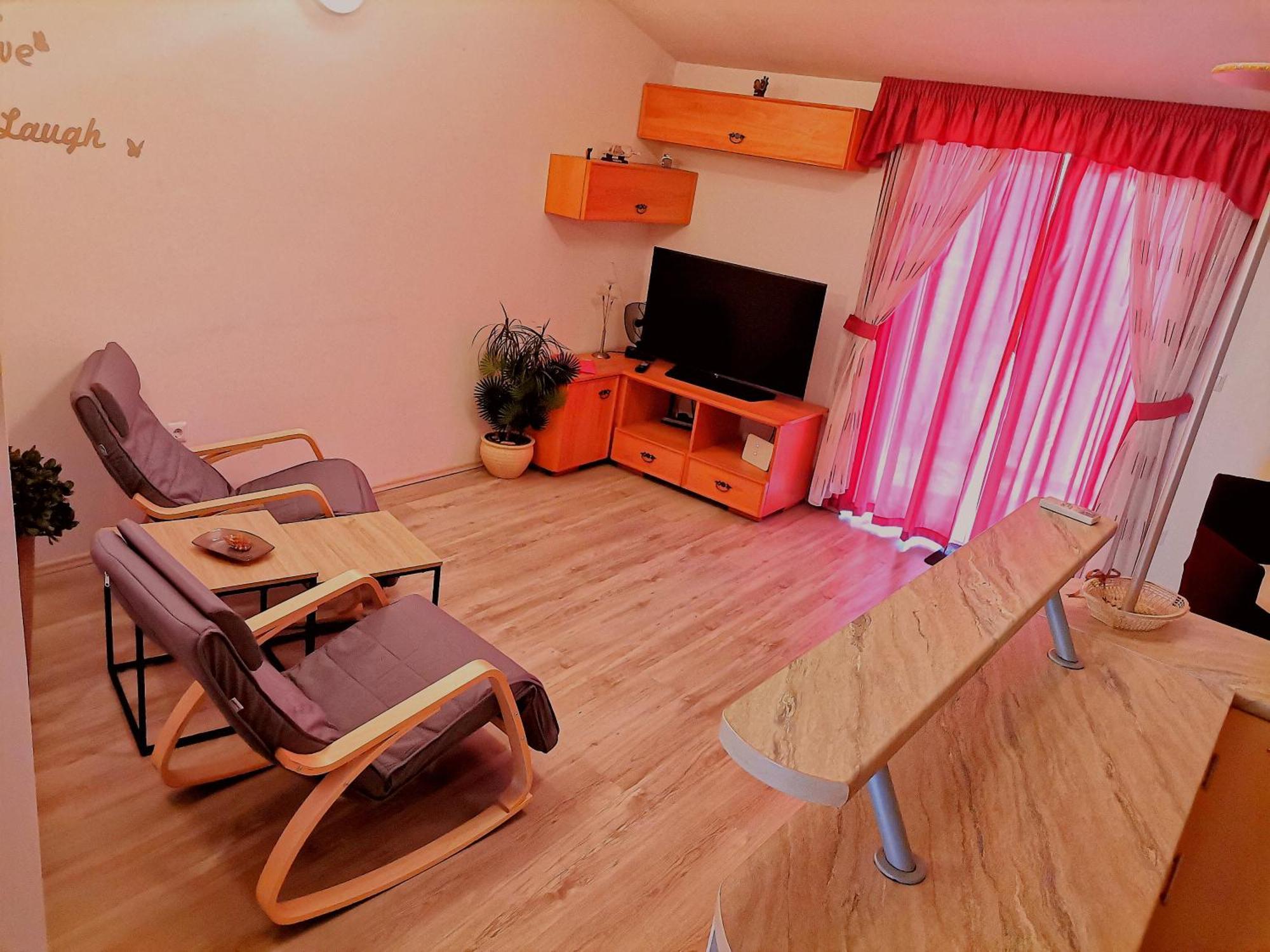 Apartament Green & Orange *