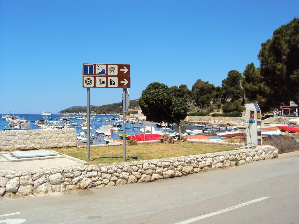 Green & Orange * Hvar Town