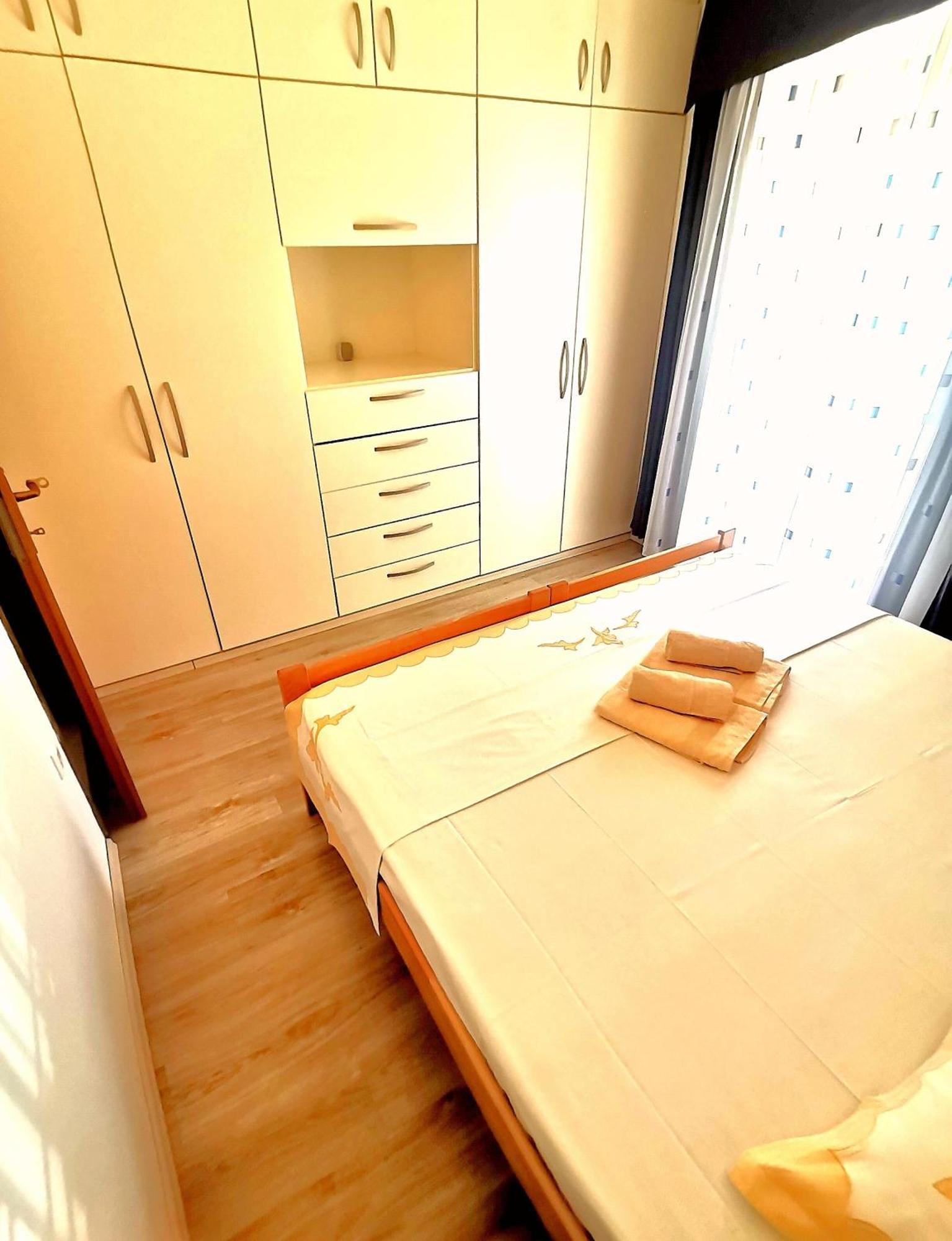 & Orange Apartment Hvar Town
