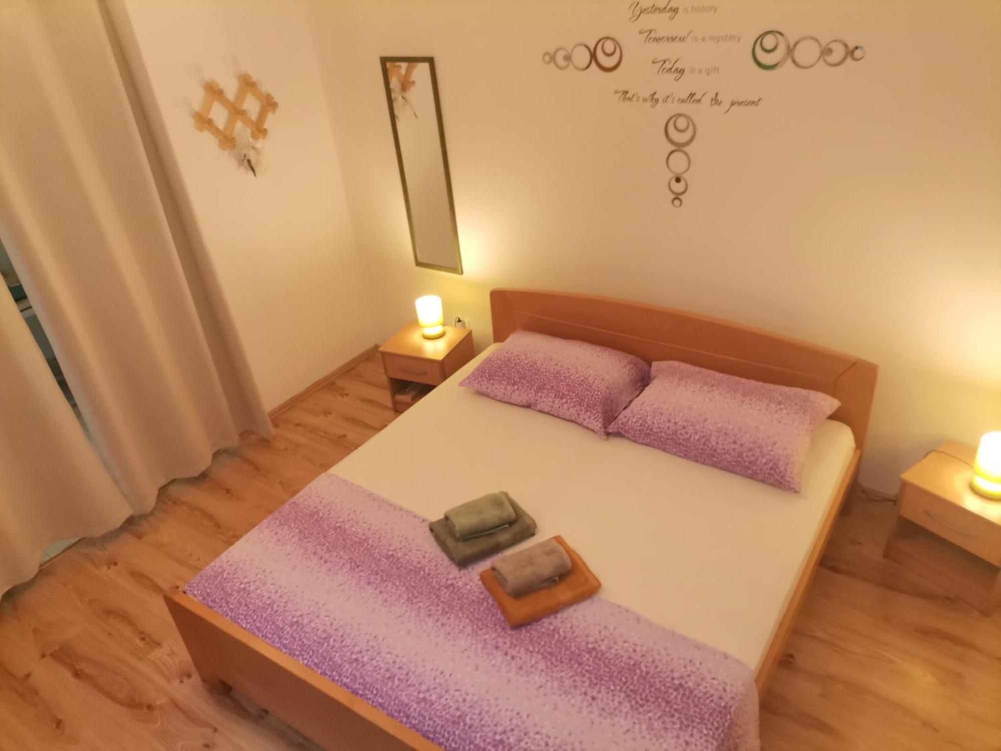 & Orange Apartment Hvar Town
